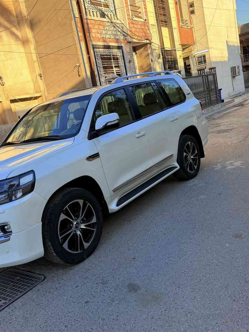 السلام عليكم
لاندكروز 2021 شركات مكمله فول واحد ع واحد مكفوله كفاله عامه محرك وكير مكفولات
بصمه 
فتحه 
جنطه كهرباء 
كرسسين كهرباء 
شاحن واير ليس 
مري شفط 
جلد 
دبل ماوس 
ماشيه ٣٣ 
مري قلاب 
باسمي تحويل ثاني يوم 
بغداد بلديات 
***********
