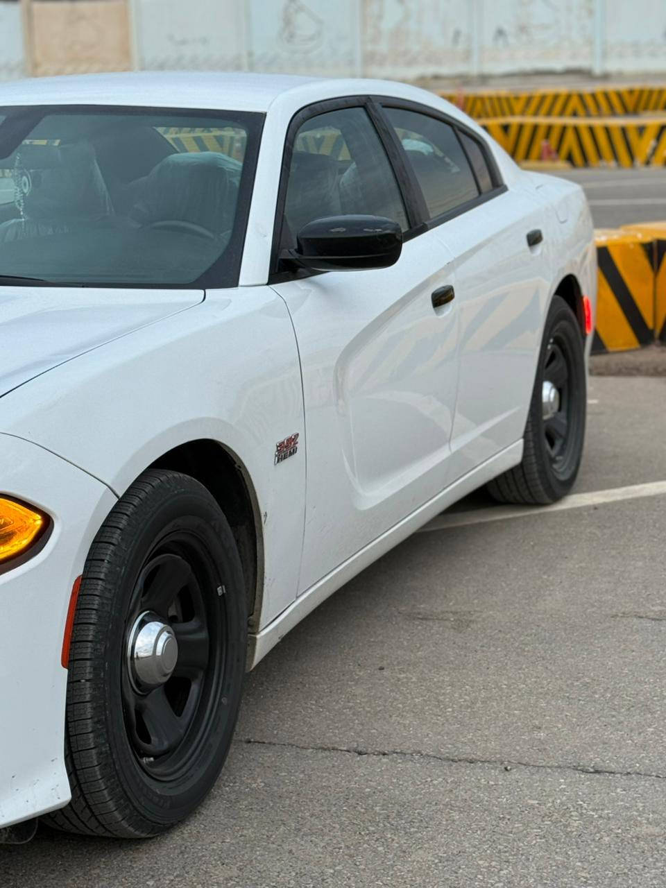 السلام عليكم جارجر بوليس مديل 23 V85700.
سيارة بية 6 قطع اقرة تفاصيل ًوتصل ودلل❤️

جاملغات تبديل + بنيد صبغ 
باب صدر صبغ نص 
تبديل بيبان سايق وخلفي نفس لون اصلي 📍

السعر 200 مكان السيارة العمارة 
***********
