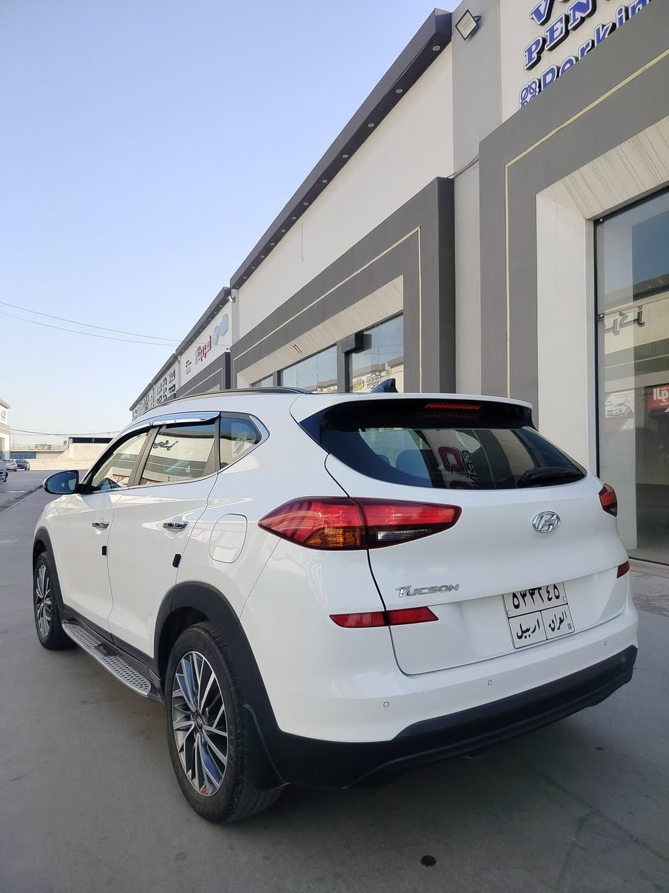للبيع
اراوس بسيارة اقل واخذ فرق 
سعر 210$
هيونداي توسان موديل 2019 وارد كوري 
ماشيه 100 كيلو متر حقيقي
سبير السياره مانازل وضع شركه 
محرك 4 سلندر حجم 2000 دوش مامفتوح بشرط
كير أوتوماتيك شرط المحرك والكير 
رقم اربيل ألماني سنويه منتهيه پأسمي شرط التحويل 
🚫 مكفوله كفاله عامه حتى الشخط كلين تايتل بدون ضرر بشرط 
سياره نظيفة جداً بدون صبغ بدون تعديل بارد 
مواصفات فول الفول 
بانوراما 
بصمه تشغيل 
بصمه ابواب 
قطعتين تبريد 
كشنات جلد 
اشاير بل مري 
مري شفط 
يدات نيكل
ويل مكسيكي 
لايت عدسه 
هاندبريك بلرجل 
بعد بيها هواي مواصفات 
سياره جديده وجاهزة من كلشي شرط دينار ما تصرف عليها 
موصل الايسر 
***********
***********
ملاحظة الرقم الاسيا بيه واتساب 🟩
