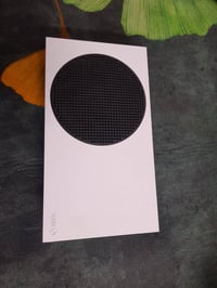 اكس بوكس سيريس اس 500 قبل 15 يوم اخذته بعده بل ضمان مع اليوبي اس ايضأ ...