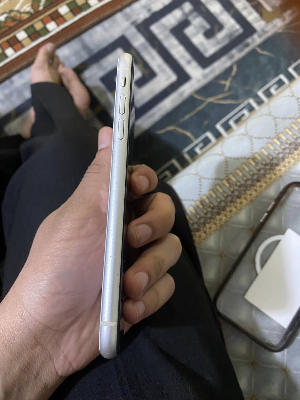 11عادي نضيف شخط مابيه بلادي مافتوح ابد ذاكره 128بطاريه 69 فقط الجهاز بيه هاذا الصفار بل شاشا لا مثر ولا بيه شيء مكفول واطي بيه ضمان السعر 175بيه مجال مكاني مدينت الصدر ***********
