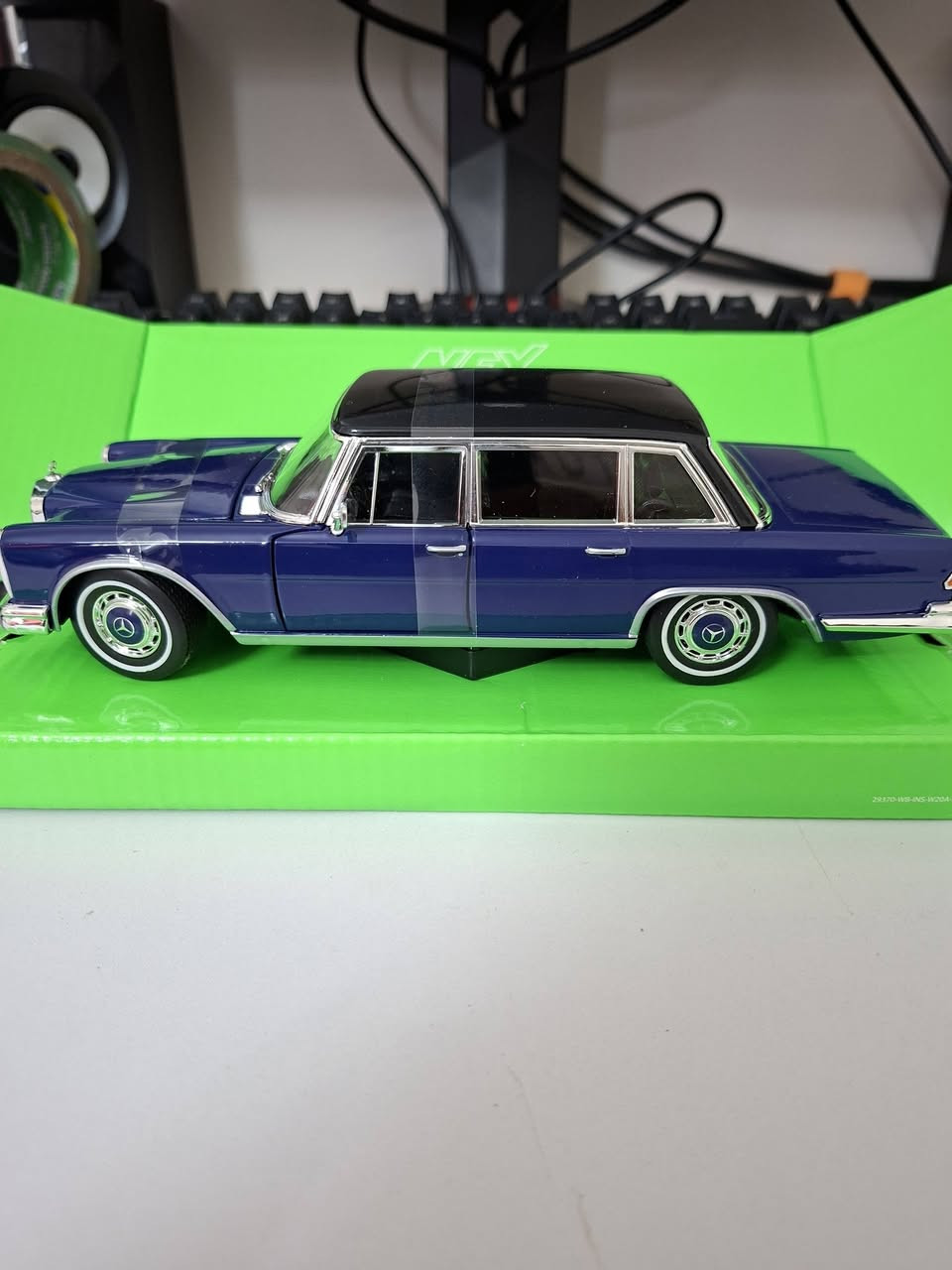 #Mercedes Benz 600.  1963
Scale 24
#Welly انتاج شركة 
فتح ابواب و كبوت


**إذا كنت صاحب هذا الإعلان وتريد حذفه لأي سبب، رجاءا أرسل رسالة إلى الدعم الفني**