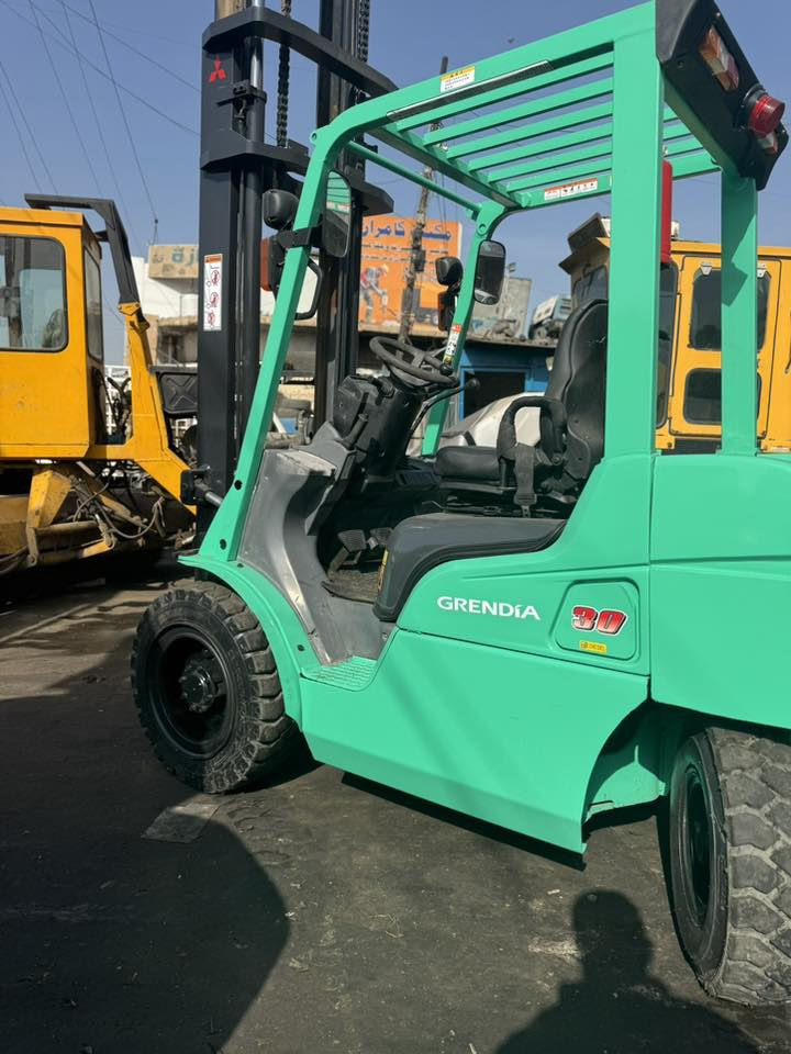 للبيع مسيبوشي 3 طن 3 حركات جب عالي موديل 2010 منفيس كاتي رافعه جاهزه للعمل كل نقص مابيها اي استفسار اتصل على الرقم 
***********
