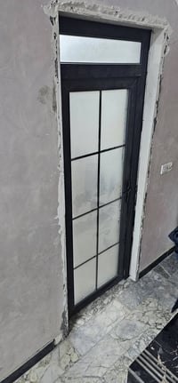 أبواب وشبابيك PVC • أعمال ألمنيوم • شد ونقل مجاني