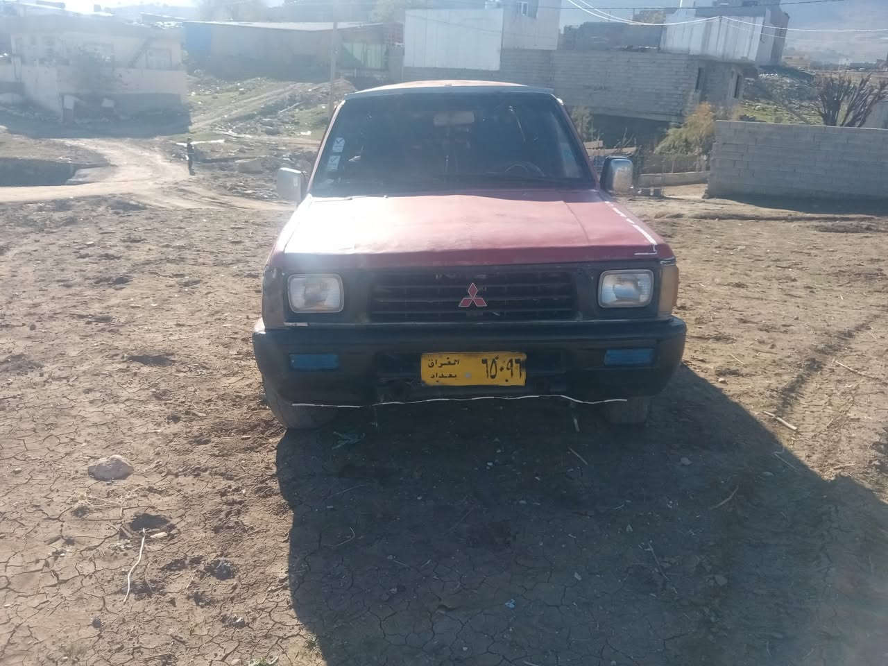 ئەم سەیارە بۆ فرۆشتن . بەشەرتی گێڕوو مەکینەو. ئەکسل. کەرەبای مەزبوتە. . تێبینی لەسلێمانیم . بۆ نرخ پێوەندیمان پێوە بکەن.. ژم ***********
