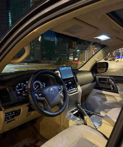 سلام عليكم لاندكروزر 2019 لون مميز 
ماشي 103km سياره جديده كلش ماعده كم مكان pdr عنوانها اربيل سعر 50000$ يعني 5 شدات وبيها مجال شي بسيط رقم لل استفسار ***********گراند تورينك شركه جيهان
