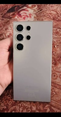 سامسونج s24 الترا مكفول من الفتح وصيانه نظافه ١٠٠  تيتانيوم سعر ٩٠٠ بد...