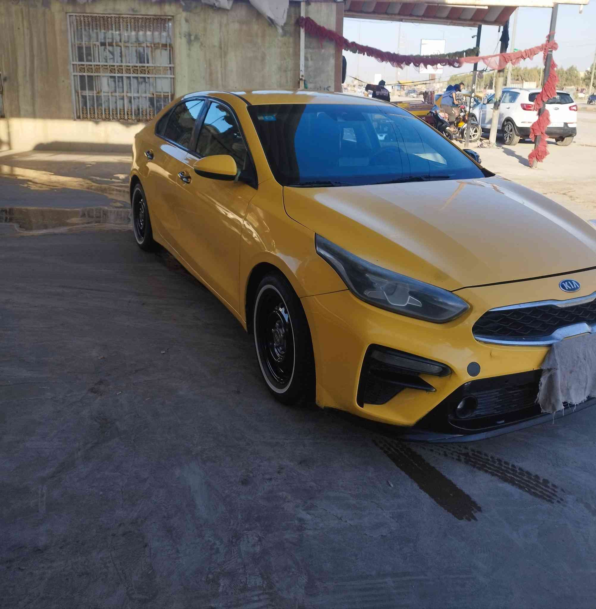 فورتي 19 وارد امريكي مكينة 2000
رقم بغداد بسمي حادثها جامله وبنيد بدون دواخل مكاني الديوانيه
السعر 125 بيها مجال  

تليفون  ***********
