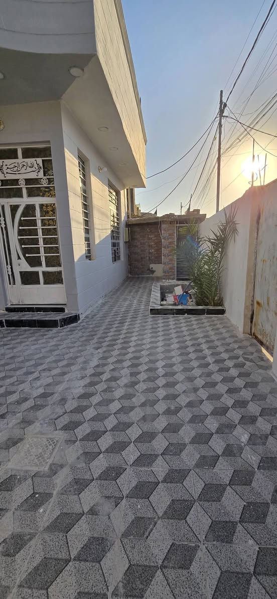 يالله
السلام عليكم 
بيت للبيع حي ذويب الاول
اول شارع بحي ذويب البيت صاير ركن
مساحه البيت ٢٤٠
بناء حديث كامل من كلشي 
حاليا البيت فارق
متكون من مضيف ٧×٤
غرف عدد ٢
صاله + هول
مطبخ حار وبارد
طارمه  
ترك خلف البيت 
للا ستفسار 
***********
