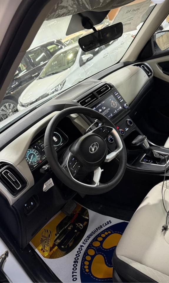 السلام عليكم
هونداي كريتا 2024 خليجيه للبيع رقم بابل
سيارة مكفولة محرك 1.5 دبل نوزل
السيارة فول مواصفات :
1: بانوراما و تو كلر 
2: بصمة تشغيل ودخول 
3: شاشة جبيرة وتدعم نظام الكار بلي وشاشة عدادت متغيره
4: شاحن لاسلكي وهاندبريك بصمة و اتو هولد 
5: ABS ومانع انزلاق
6: انارة داخلية لد ابيض
7: تشغيل عن بعد 
8: تحكم ستيرن
9:شفتات كير بالستيرن 
السعر :165💲 وبيها مجال بسيط
📍بابل / الحله 
📞 ***********
