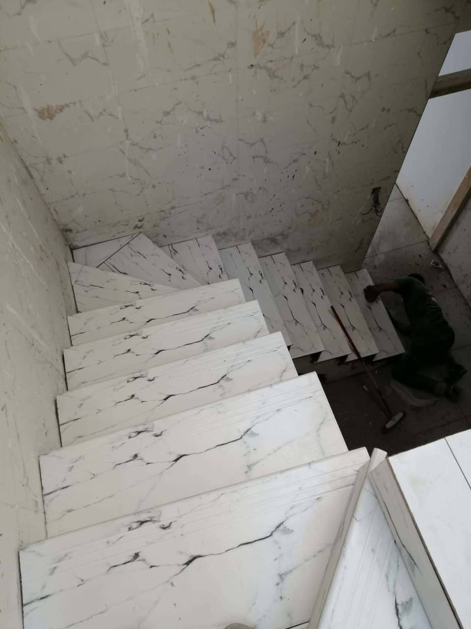 السلام عليكم مصري خلفه سيراميك بورسلين كاشي مرمر بآيات درج.شغل درجه اولى . متفرغ حاليا شغلي داخل بغداد *********** واتساب
