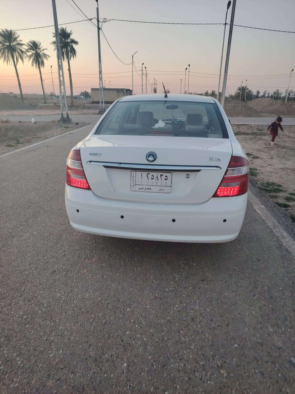 السلام عليكم جيلي موبل موديل ١٢ مكفوله
كير مكينه تخم تاير حدادية سنويه ٢٨
رغم بابل التصال*********** المكان الدوانيه
السعر 67 وبيه مجال
