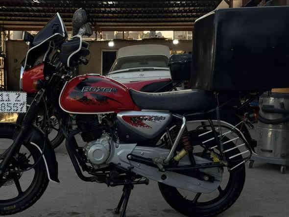 سلام عليكم بوكسر موديل ٢٠٢٣/٧
رقم إنكليزي دراجة مكفولة كفالة عامة برغي واحد نقص  مابيها
مكاني بغداد بياع
سعر ٢٦٥٠
وبيها مجال بسيط مال جية
ودراجة احلى من صور بهواي
واتس ***********
تحويل بنفس اليوم
