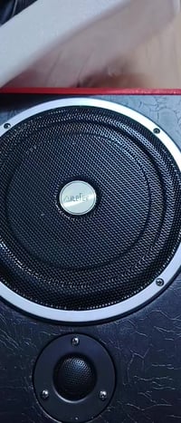 سماعات عملاقة • وزن ثقيل • مجهول السعر