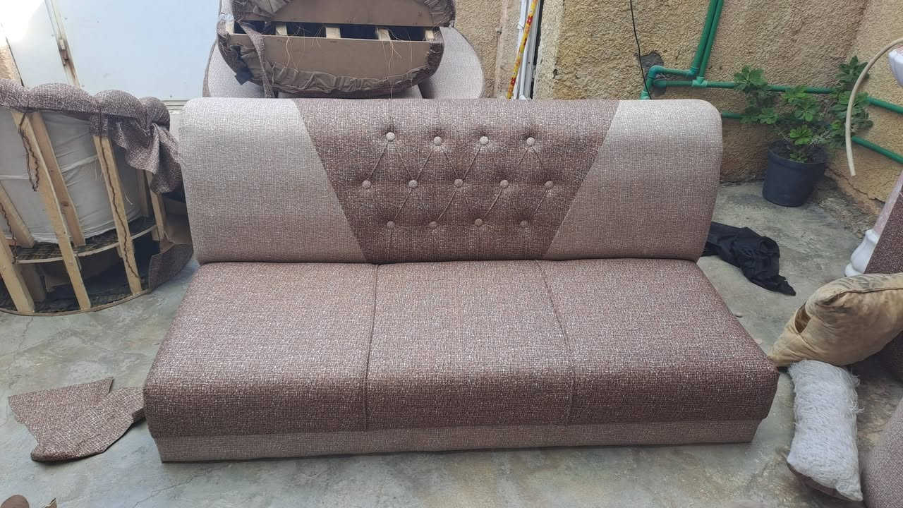 ورشة صلاح الكناني لتصليح و دوشمة وتغيير القماش والإسفنج لجميع انواع التخومة والديوان  نشتغل بجميع انواع الاقمشة حسب اختيار الزبون قماش تركي درجة اولى  وسفنج مميز اول للاستفسار الاتصال على الرقم *********** يوجد واتساب
