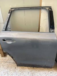 باب خلفي • معمر مصبوغ • عواج بسيط