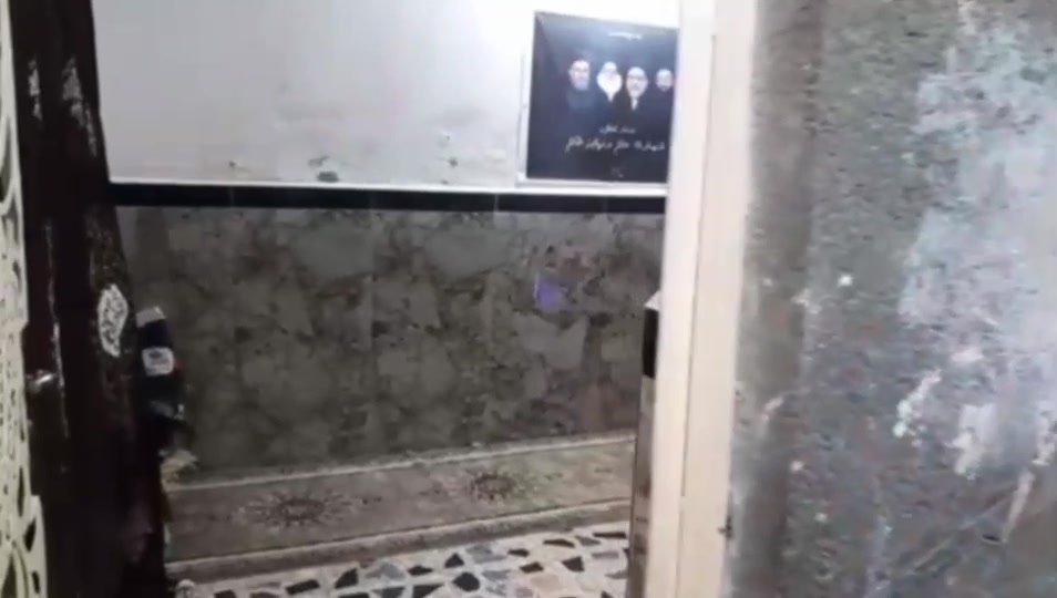 بغداد / مدينة الصدر / قطاع 76 

نصف قطعه اماميه  


طابقين


  استقبال+ 3 غرف + صالة مطبخ  

السعر / خاص 

للستفسار / *********** 

............