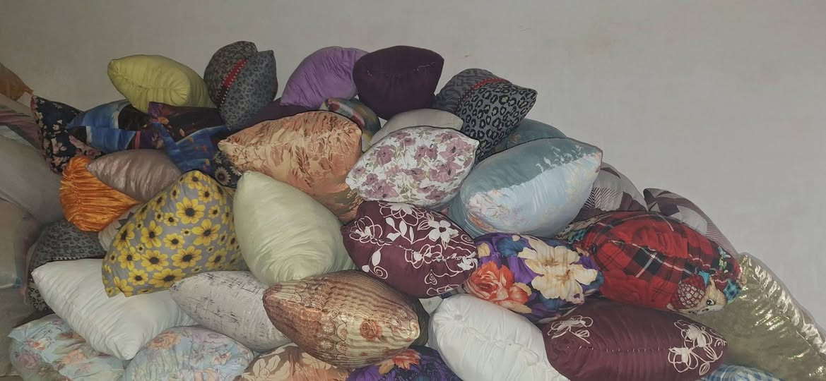 سلام عليكم يوجد لدينة مخاد نسيج درجة اولة سعر المخدة ١٥٠٠ ولكمية خير من الله تفيد اصحب المواكب ***********
