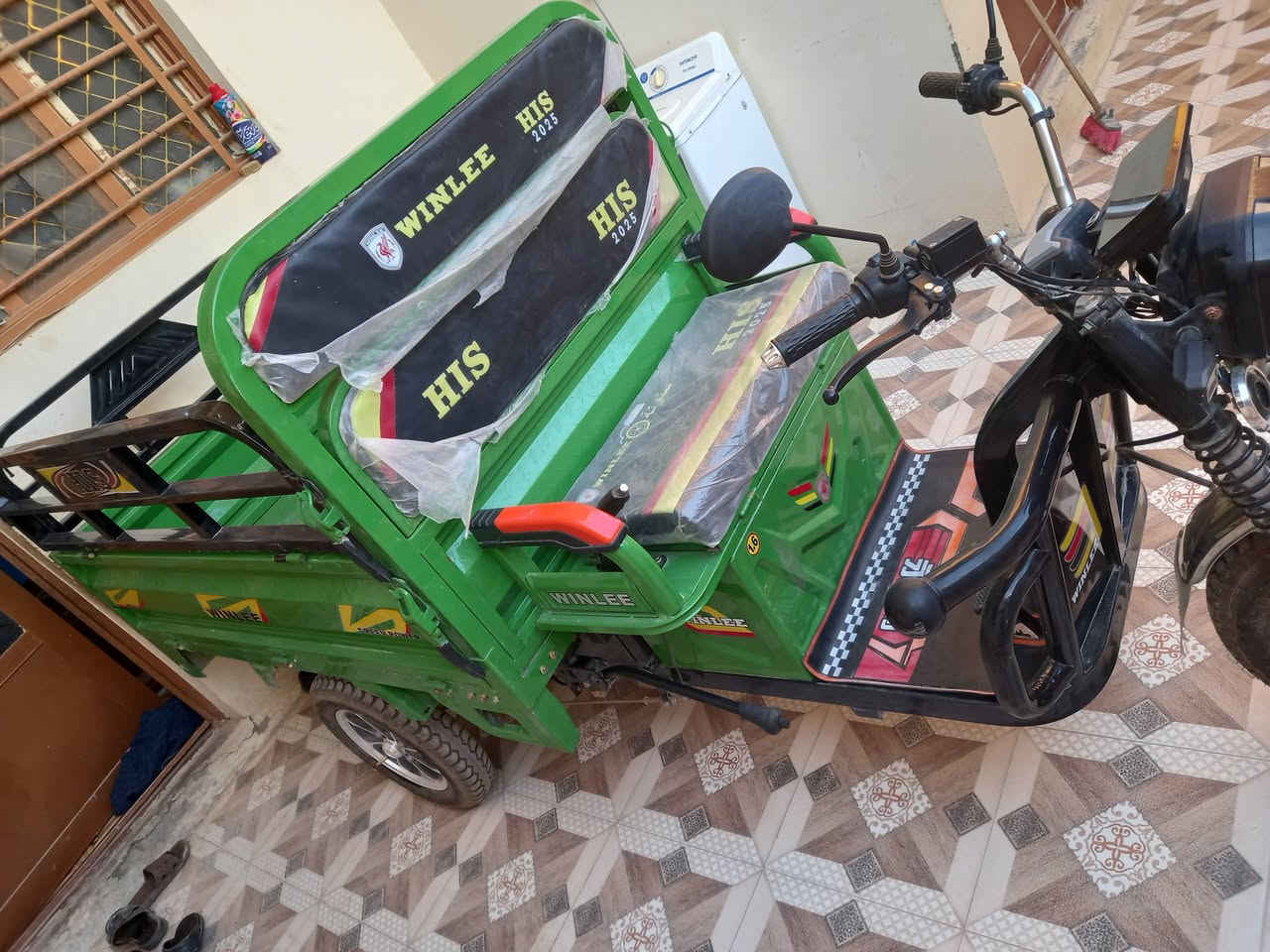 السلام عليكم اخوان ستوته شحن للبيع بعدها ابلاديه رايديه ب مليون و300 للاستفسار ***********
