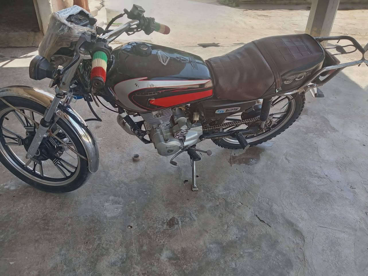 ماطور خمسه كير موديل 23محرك نضيف كهربائيات شغاله سلف شغال وياله انضاف السعر 400وبيه مجال مكاني الحويجه داخل لتصال ***********
