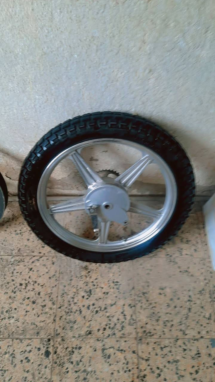 ويل خلفي فيوم كامل ويل اربعه كير أمامي ***********
