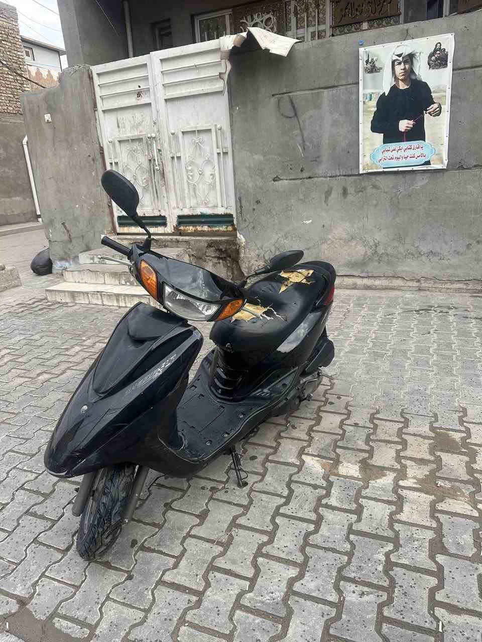 سلام عليكم دراجة للبيع نقصهة بس كشن دوشمة وباتري ولباقي كلة شغال دراجة خير من الله جايبهة اروح للشغل ورجع تعينت وتوازيت علا بيعتهة السعر 550 وبيهة مجال بصيط حك الجية مكاني حرية ورة معمل الطحين…… الرقم ***********
