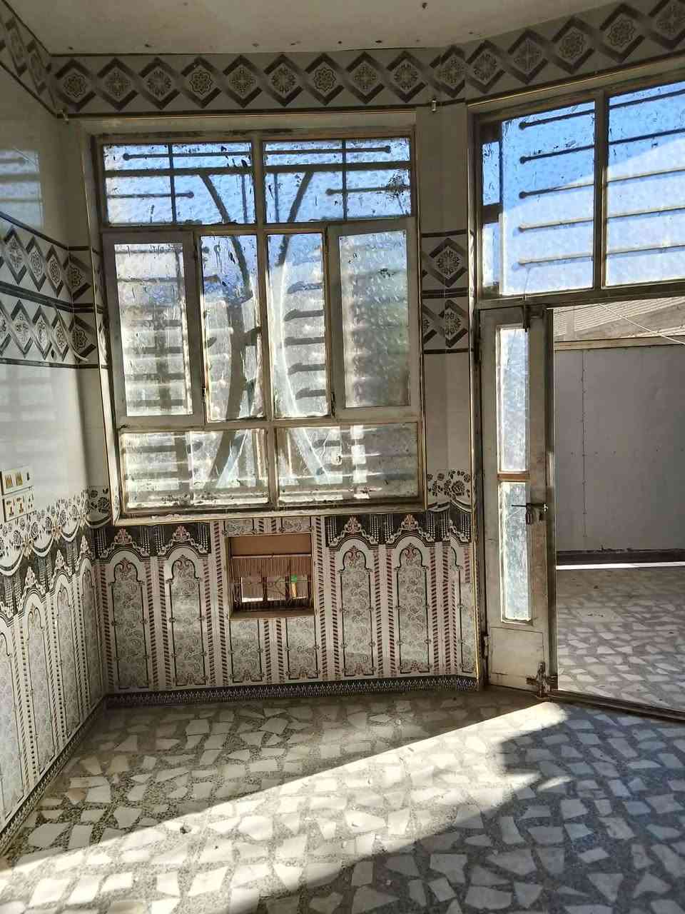 السلام عليكم دار للبيع كربلاء حي الساهرين المساحه 125
يحتوي على صحيات خارجيه وداخليه واستقبال كبير وغرفه وصاله ومطبخ ومنور جانبي بيت جدا نضيف السعر الكلي 155 وبي مجاي  تنطي 85 والباقي قسط شهري 395الف للدوله مطلوب للدوله 70مليون للاستفسار ***********
