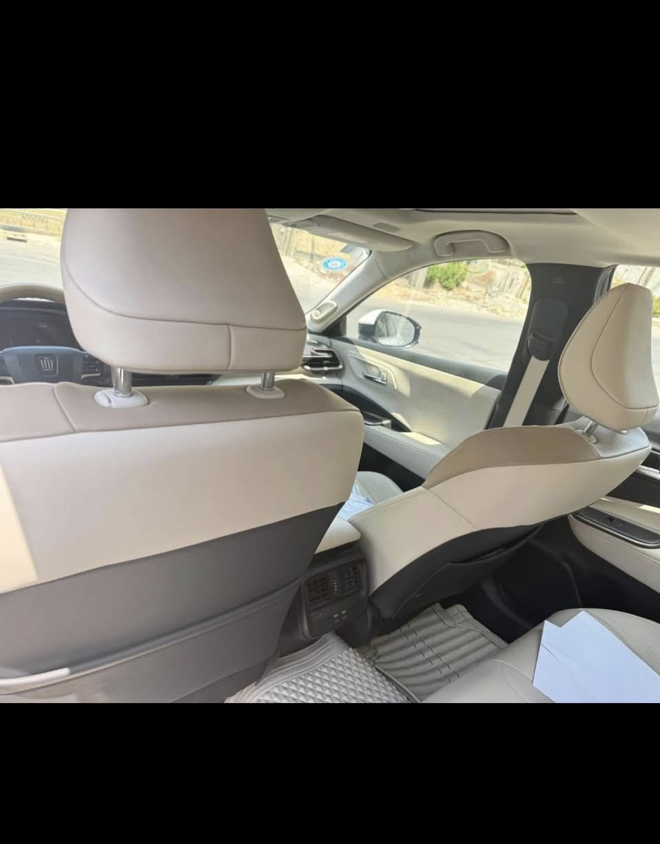 السلام عليكم
-تويوتا كراون

-خليجي السياره

-موديل 2023
-تبريد بالكراسي

كراسي ثنين كهرباء

-اربع كامرات

JBL سماعات -

-لايت 4 عدسات

- رادار امامي

-رادار خلفي

-وخاصيه النقطه العمياء

-ذاكره خزن بكرسي السائق

-ستيرن كهرباء

تحكمات خلفيه :

1- برده

2- كشنات الخلفيه كهرباء

-فتحه سقف

وبعد مواصفات معروفه 

- عداد (ممشى) السياره 66,000 و قابل للزيادة .
- ⁠تقرير للسياره موجود بالصور 
 السعر 310 $

للتواصل (***********)
العنوان بغداد حي الجامعة
