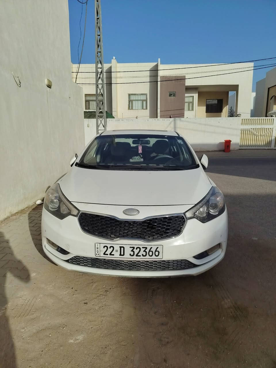 سلام عليكم سيراتو مديل 13 شكل 14
فول مواصفات عده البصمه سياره جديده ماشيه 163 km رقم انكليزي 
تخم تاير حداديه جديده كير ومحرك وتبريد مكفول 
سونار موجود وي صور فقط جاملغ خلفي سياره جاهزه مال جناي  السعررر 118 وبيه مجال بسيط
مكان النجف *********** اتصال فقط
