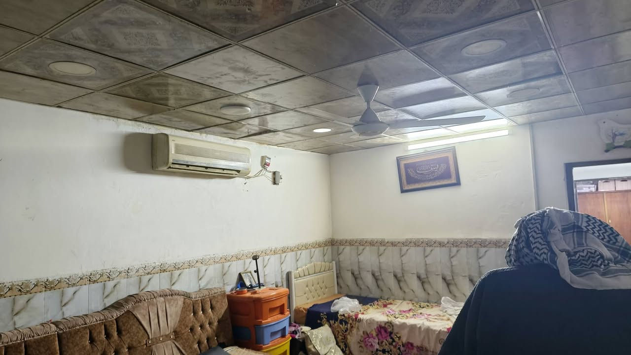 سلام عليكم
بيت بناء قديم الحيدرية 
قريب على جامع الزهراء فرع الثاني
المساحه ٢٠٠ طابقين
وبي مشتمل طابق ثاني كامل
السعر ١٩٠ 
***********
