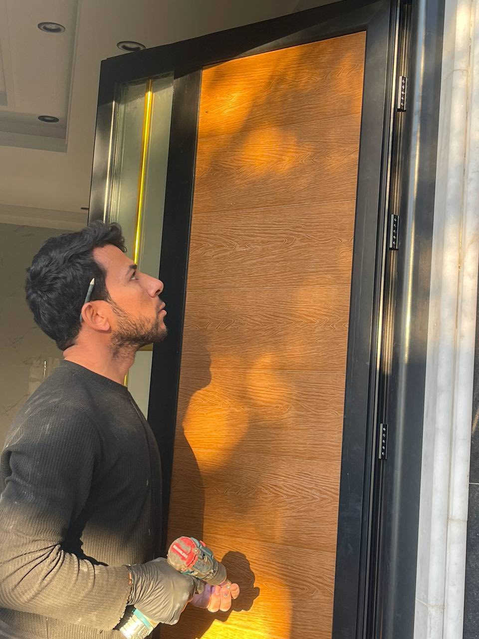 بمعملنا نشتغل بدقة، ونهتم بأصغر التفاصيل 
من القياس للتنفيذ، كل خطوة محسوبة حتى نطلع شغل يرضينا ويفتخر بيه الزبون.
الجودة مو صدفة… الجودة اهتمام وتعب

نعمل #لجميع_المحافظات
نعمل #بنظام_القسط_المريح 

                         
الفرع الاول /   بابل قضاء الهاشميه  
الفرع الثاني/   النجف الأشرف حي ميسان 
للتواصل  📞
***********
 ***********
