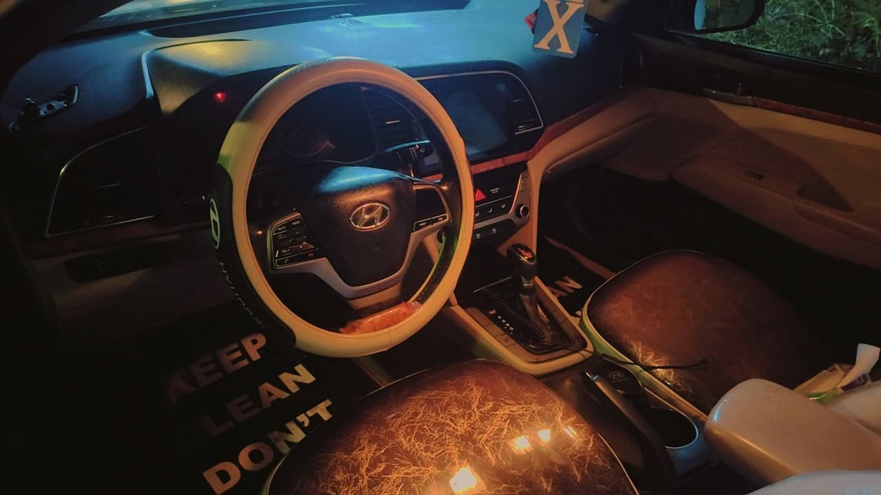 للبيع_قسط: إلانترا 2017 #تقرير_فحص_مرفق #مطلوبة_للمصرف
أقره المنشور زين وخابرني بيك خير وتدلل 
​المواصفات والحالة:
​النوع: هيونداي إلانترا 2017 (أبيض).
​المحرك والكير: بحالة ممتازة وجاهزة.
​تقرير البدن (الصبغ): السيارة فيها صبغ في أماكن متفرقة (البنيد، الدعاميات، وأجزاء من الجوانب) كما هو موضح بالتفصيل في صور تقرير "كار جيك" المرفقة مع المنشور (للأمانة والوضوح).
​التفاصيل المادية:
​المقدمة: 65 ورقة (6,500$).
​المتبقي للمصرف: حوالي 9 ملايين دينار.
​القسط الشهري: 500 ألف دينار.
​الشروط:
​البيع حصراً لموظف أو منتسب لسهولة إجراءات الاستقطاع الإلكتروني.
​المكان: بغداد 
​للتواصل: [*********** ]
