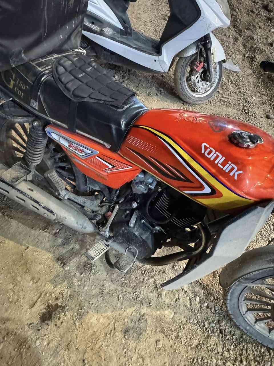 دراجه إيراني موديل 2025 كامله مكمله عوزها فقط سيبايه طاكه مالتها مكينه مكفوله كفاله عامه منزلها بيدي من رنبه قبل ٣ اشهر عوزها بس غسله ترجع وكاله سعرها ٧٥٠ وبيها مجال مكاني بغداد مدينه صدر أو لبلديات رقمي ***********
