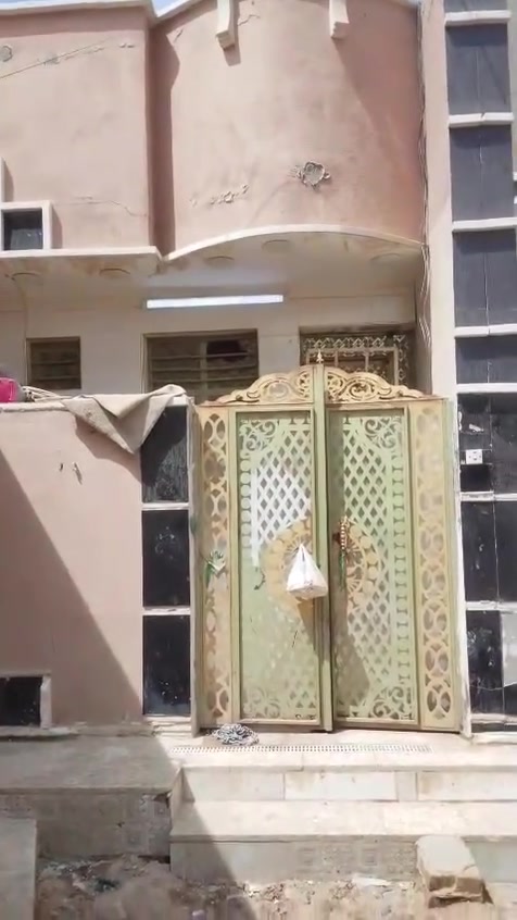 للبيع 65 م سعر 48 ضباط ثانيه زراعي بلديات بظهر معسكر البلديات شارع 20 الترابي قرب سكلة ابوطيبه استفسار ***********
