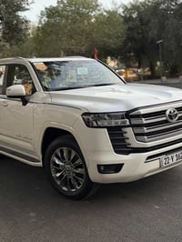 رمضان كريم ع الجميع تويوتا لاندكروز GXR موديل 2025 ضمان الشركه رقم ارب...