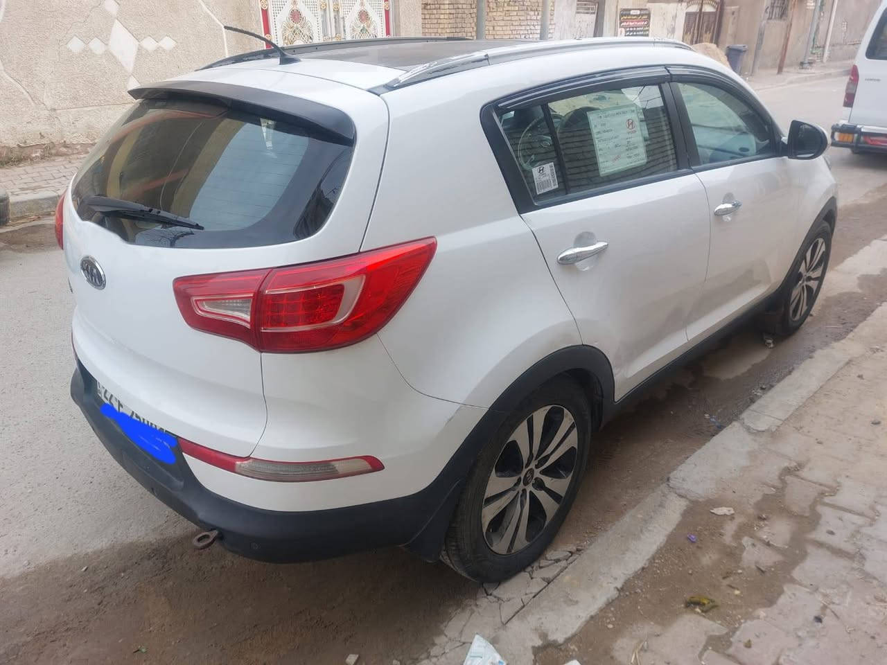 السلام عليكم كيا سبورتج مديل ١٢ مبيها اي نقص رقم صاحب السياره***********
