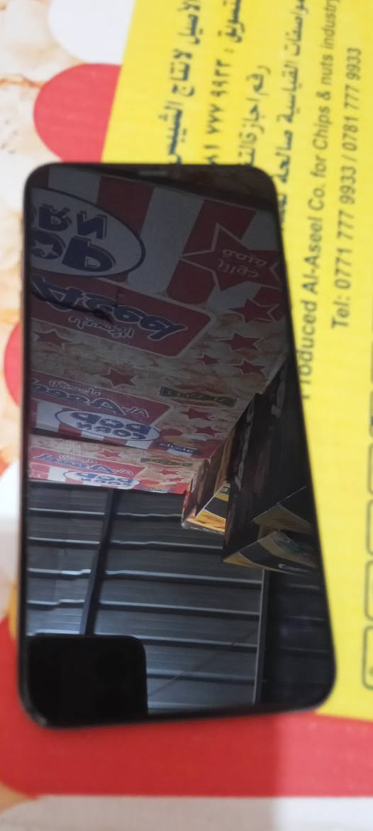 ايفون اكس ماكس 64 گيگا بطاريه 75 اي عيب ما بيها فقط الزجاج مكسور المس ما بيها عيب سعر 150  استفسار ***********او***********
