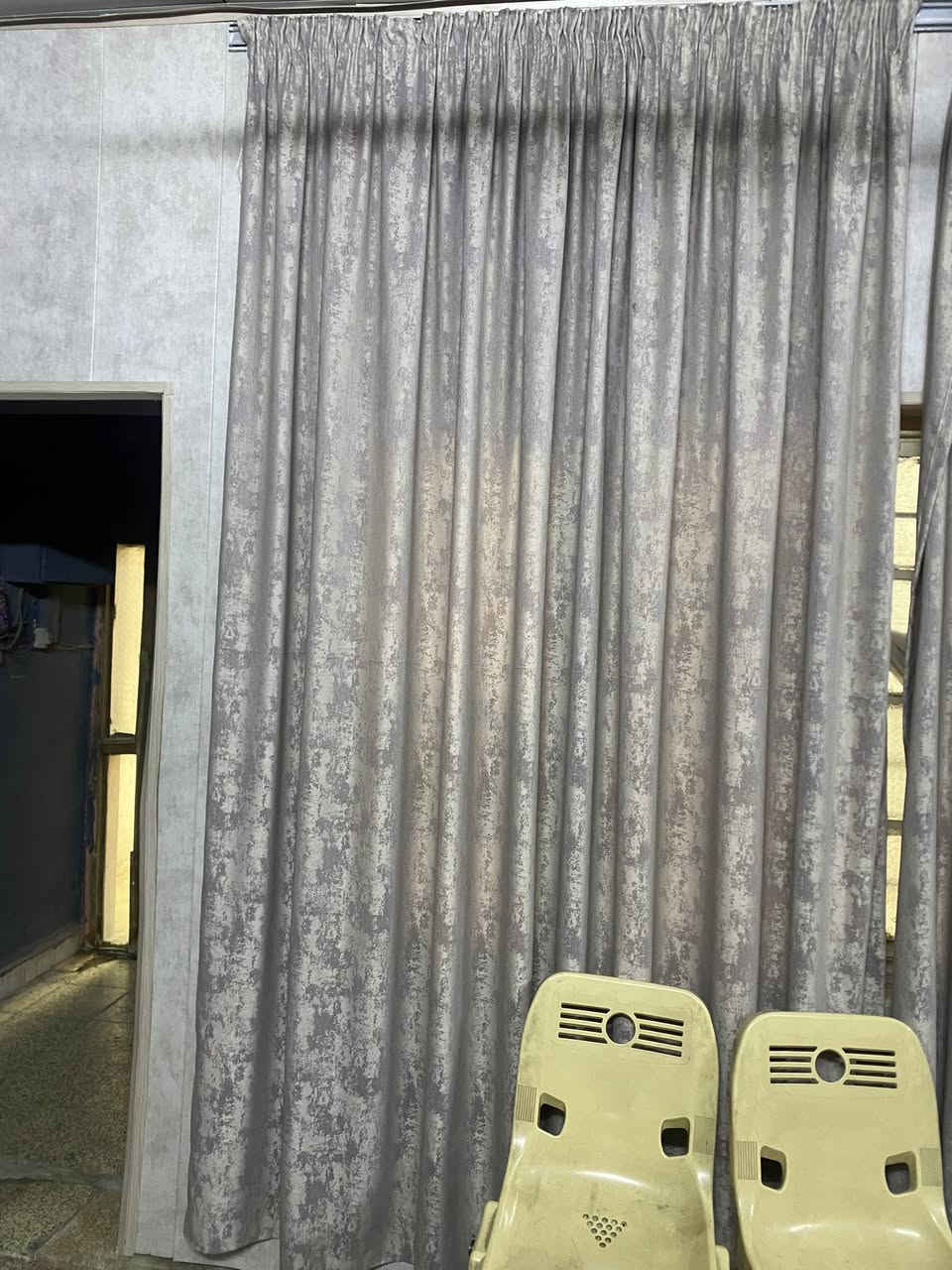 تخم قنفات للبيع
السعر ٢٥٠الف      ١٠ مقاعد
بردات ٣٠ الف طول  البردات ٣ أمتار وعرضهن ٦ أمتار 

العنوان بغداد 
الاتصال ***********
