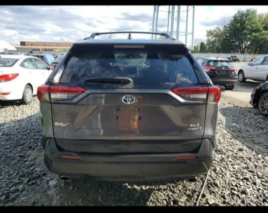 🟢Toyota RAV4 2022 XLE P Hybrid🟢
رقم بغداد باسمي
🔴المواصفات :
بصمة ابواب
بصمة تشغيل
صندوق شفط كهربائي 
فتحة سقف سلايد
دفع رباعي AWD
كشنات جلد +تدفئة 
استيرن تدفئة 
رادار أمامي(تحديد مسار)
رادار جانبي (نقاط عمياء)
رادار خلفي(التحذير من الاصطدام)
تحذير خروج عن المسار 
شبه قيادة ذاتية لفترات قصيرة 
تحكم وضعيات القيادة Drive Modes 
اوتو ستارت (Auto start)
اوتو ستوب(Auto Stop)
هاند بريك بصمة
اوتو هولد(Auto Hold)
تحكم وضعيات القيادة ECO,NORMAL,SPORT
مانع انزلاق+ABS
حساسات خلفية+كاميرا
تحكمات استيرن
تبريد قطعتين 
وبقية المواصفات المعروفة.
تبديل دعامية بلادي نفس اللون
ايرباكات راجعه سستم
صور حادثها مرفق بالصور


**إذا كنت صاحب هذا الإعلان وتريد حذفه لأي سبب، رجاءا أرسل رسالة إلى الدعم الفني**