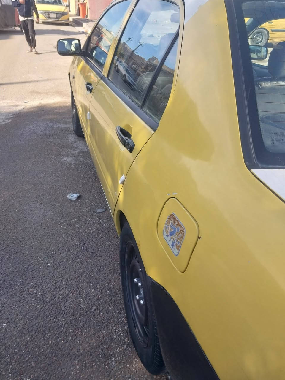 سلام عليكم لانسر ٢٠١٠ رقم دولي جديد مصفرة هيئه وغرامات باسمي سنويه ٢٧ بيهة ضربه بسيطه كلش ومعمرة يم قبق البانزين مكاني بغداد بلديات للتولصل *********** السعر ٦٨ وبيهة مجال بسيط
