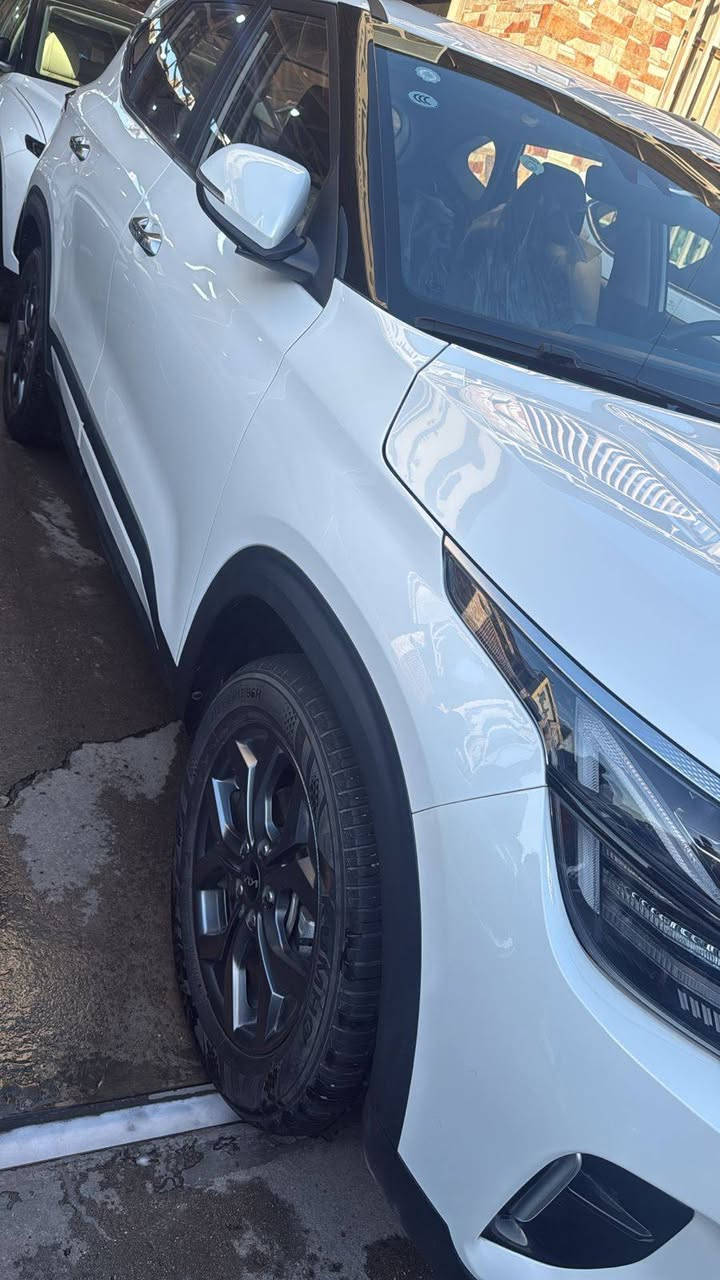 السلام عليكم
كيا سيلتوس 2025
 خليجي،
ماشية 19 الف, ضمان الشركة الدولية  
- محرك 1500، دبل نوزل 
- منافذ USB وشاشة لمس
- مود درايف اربع وضعيات
- مود الطرق ثلاث وضعيات
- كراسي جلد
- تبريد امامي /خلفي 
- شاحن لاسلكي 
- انارة داخلية لد 
- حساس ضغط الاطارات 
- ويل كب 17 
* مثلث طوارئ + عدة اسعافات 
حساسات امامية + خلفية 
- وغيرها ..الخ
      رقم بغداد دولي باسمي تحويل مباشرة سنويه هزه جديد 
السعر 173 ورقه وبيها مجال 
اي استفسار 
*********** ابو احمد 
مكان بغداد البياع معرض المنار الحديث شارع 2
