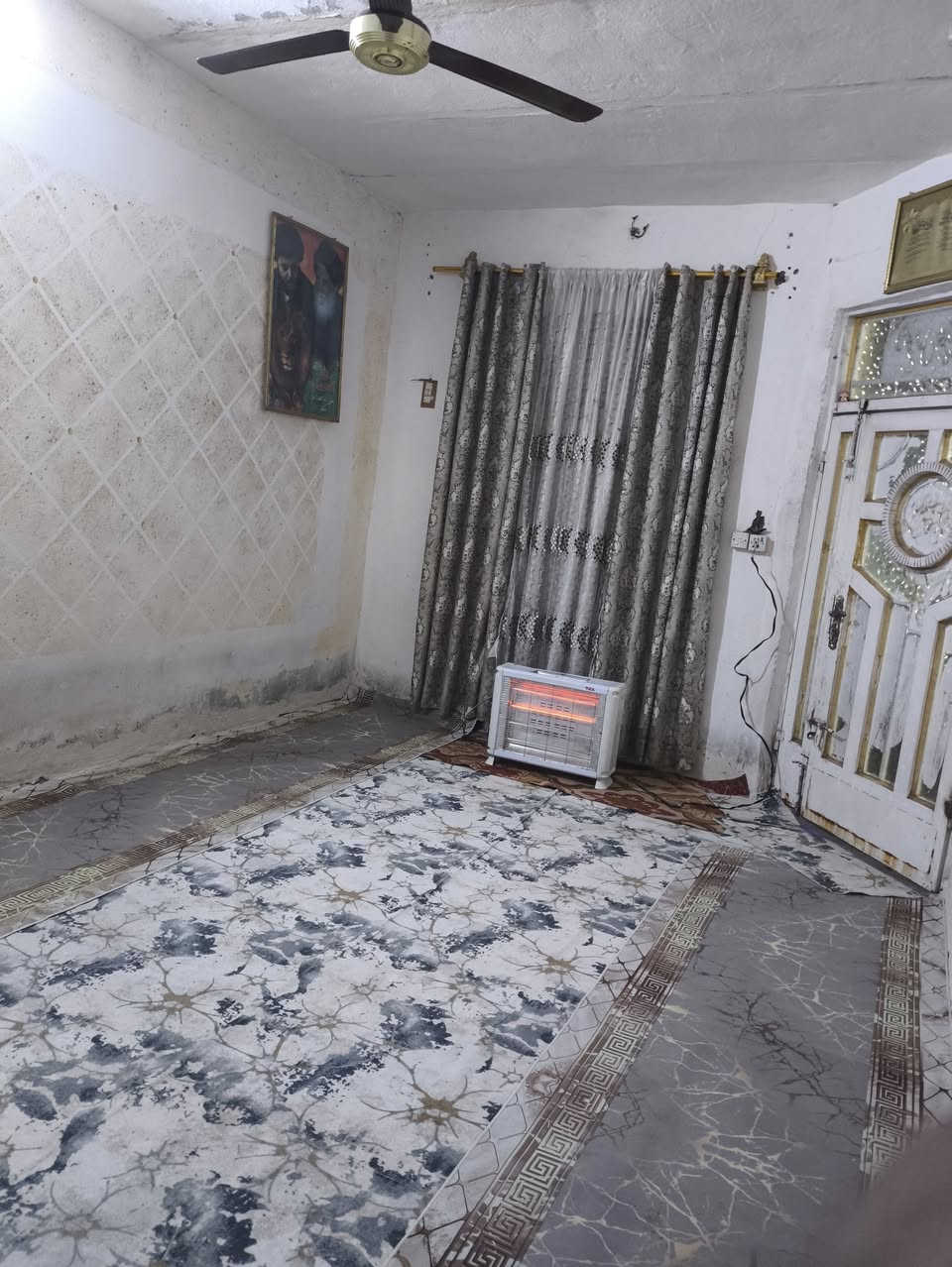 سلام عليكم بيت للبيع زراعي سند25 الماجديه سيد جميل شارع 20 مساحت البيت 150م بناء البيت كله طابوك بس الستاره بلوك الاستفسار ع *********** متواجد واتساب
