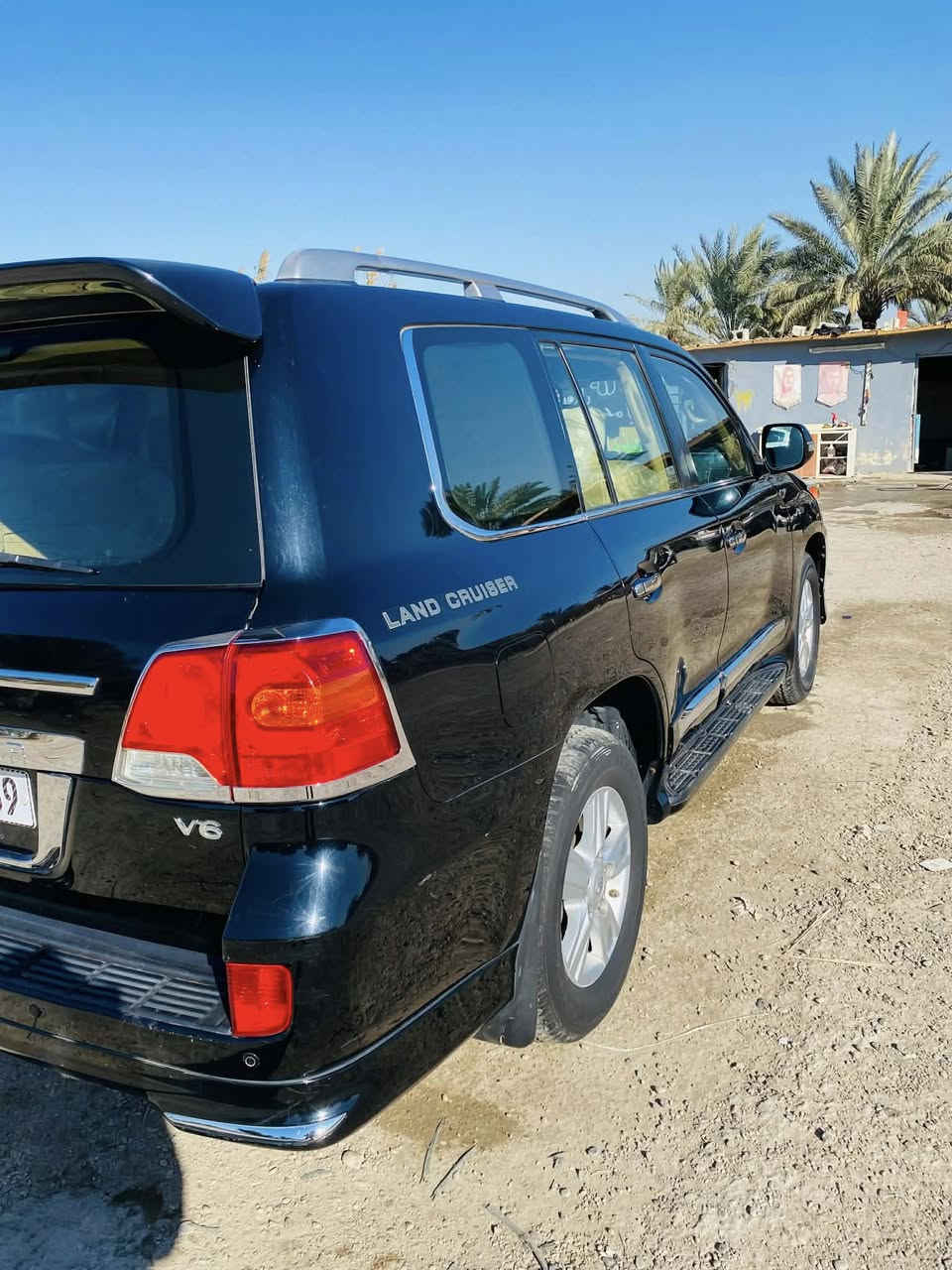 لاندكروزر 2012بريم ماشيه 200الف فول مواصفات سنويه جديده لغايه 2030كير ومحرك جيدجدا شرط بيه شبربارد بالجاملغ الخلفي والامامي سعر 350الف دولار يعني 3شدات و50ورقه قابل للتفاوض بيع مستعجل *********** /***********@إشارة#
