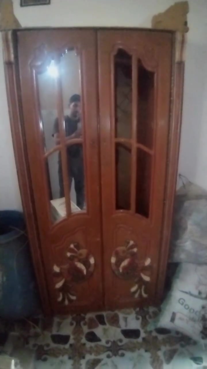 السلام عليكم خرفه عراقي كامله كنتور6ابواب+ميز جربايه  + جربايه +ميز مرايه+زاويه السعر خاص او التواصل على هاذا الهاتف ***********  بي واتساب
