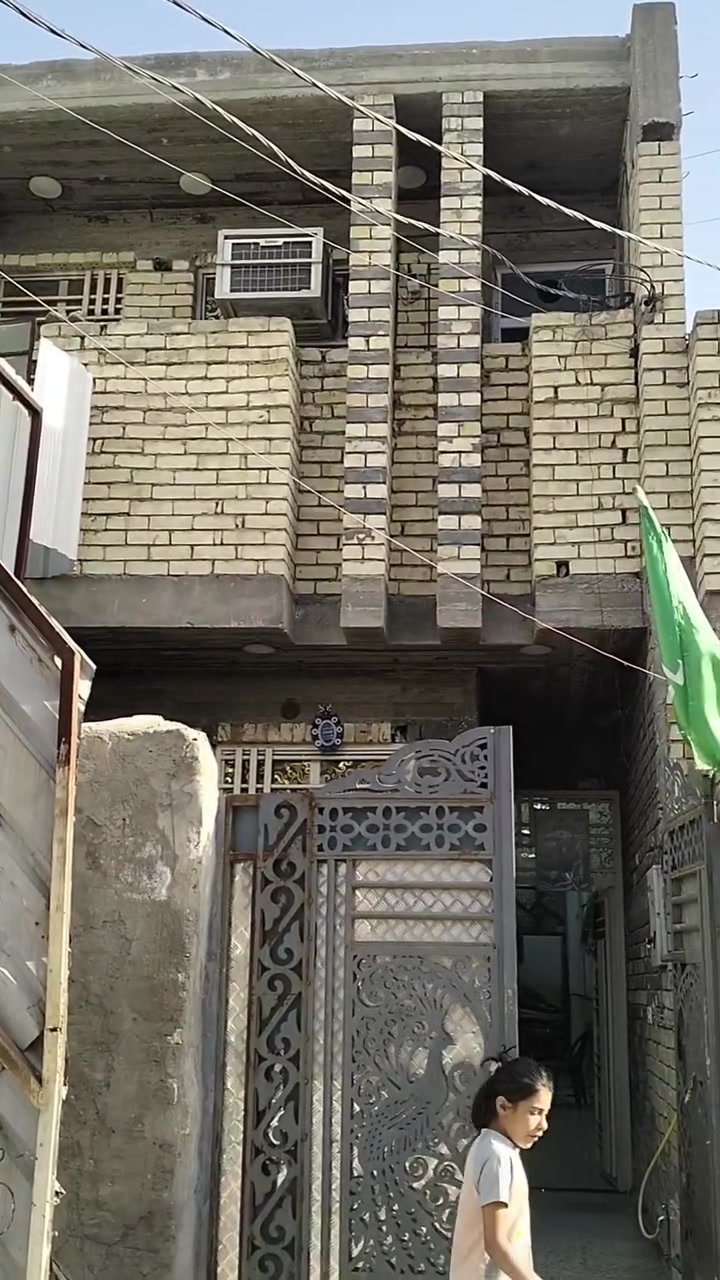 بيت 100 متر في منطقة الرئاسة. العبيدي خلف  دائره الكهرباء  بيت كامل وبي مشتمل فوك قرب شارع  عشرين  للتصل ع رقم ‏‪0771 770 1846‬‏ واتساب هم متواجد
