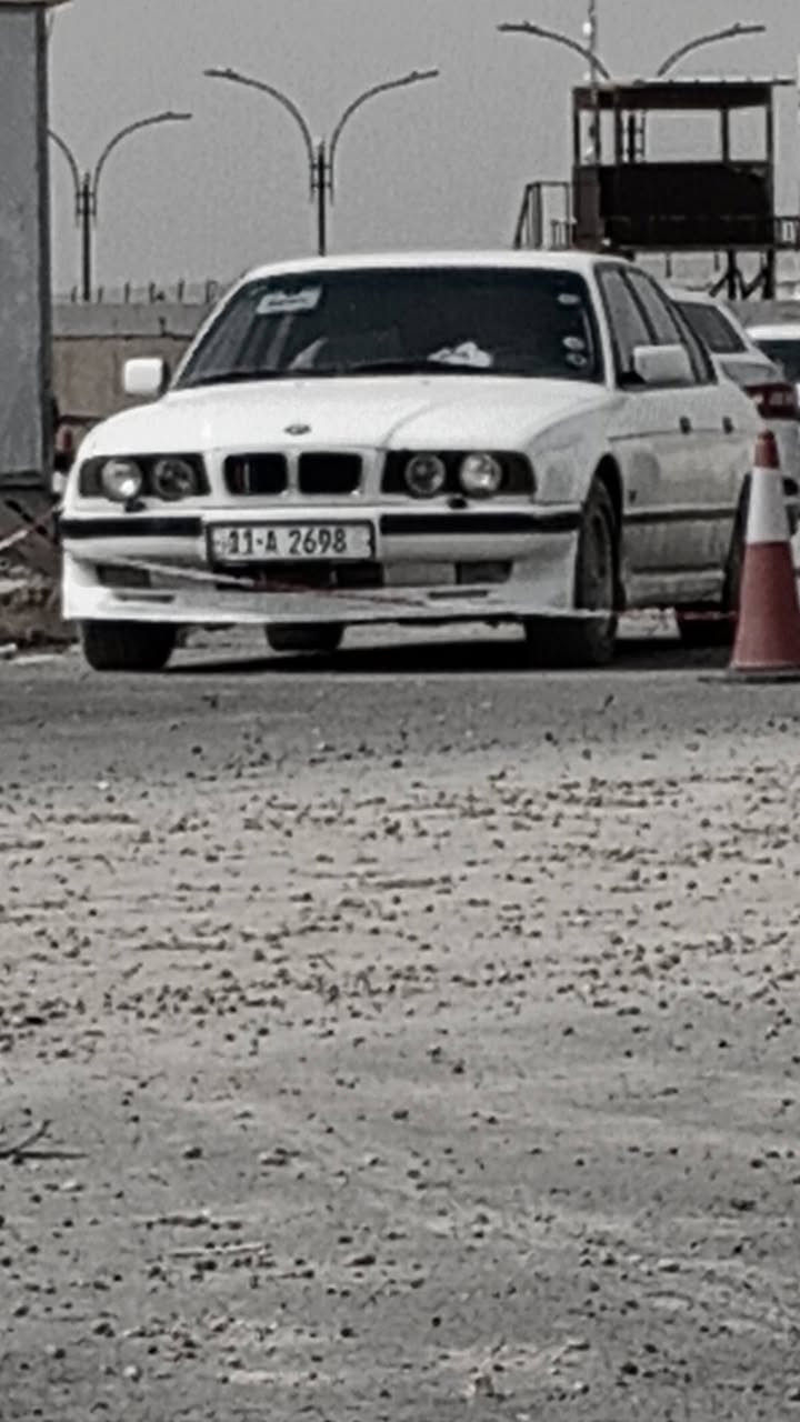 سلام عليكم
بي ام 525مسكر تك فانوس
گير محرك شرط 
بسمي تحويل مباشر
سعر 53 مجال حگ جيه
باقي تفاصيل اتصل (***********)
مكاني حالين بغداد (الحسينيه)
