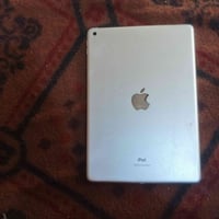 ايباد 9الجهاز مامفتوح فقط هاي الطخه البي بل شاشه ماماثره ابد جهاز نضيف...