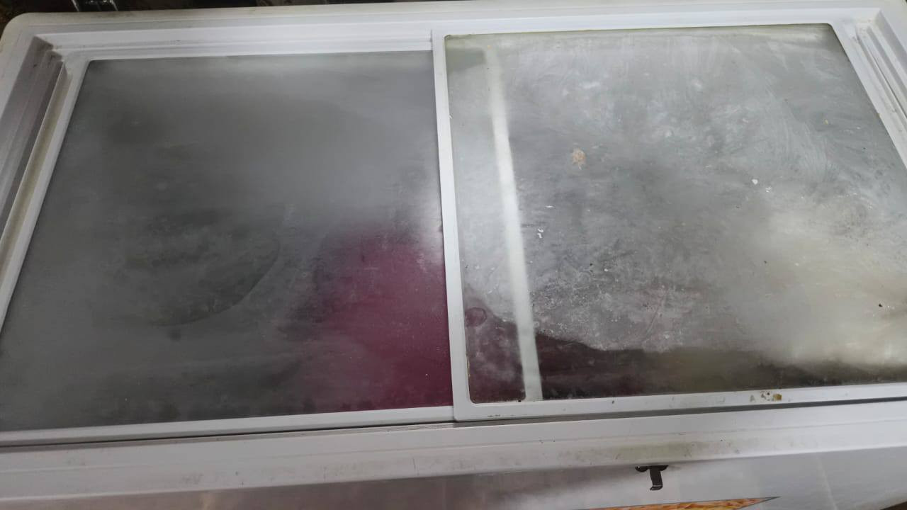 مجمدة للبيع شرط التجميد 10 قدم جديدة واستعمال قليل السعر 300 رقمي ***********
