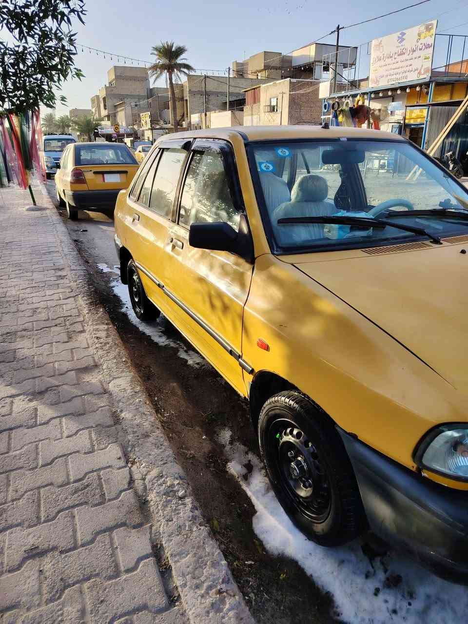 السلام عليكم شباب سايبه موديل 2012 السيارة كير مكينة تبريد شغال بيها صبغ بل جاملغ الخلفي وبيها خياسات بصيطة رقم انكليزي العنوان بغداد الشعلة  السعر 22 وبيها مجال قليل ***********
