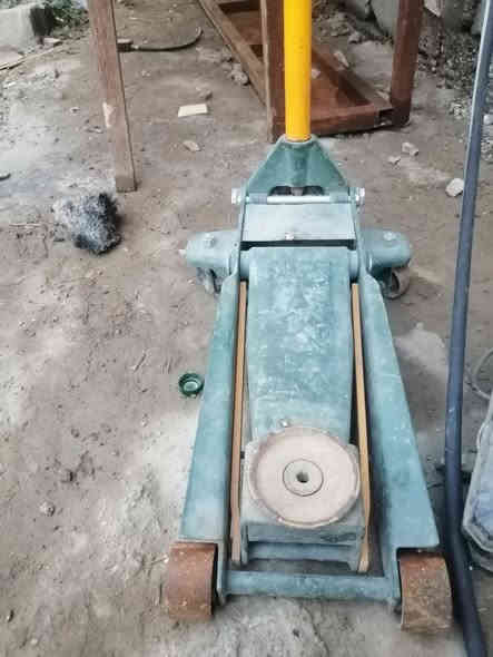 نعيد النشر بسبب الوعود الكاذبه 
السلام عليكم ورحمة الله وبركاته
هاي غراض مثل ما موضح بل صوره مع موطور مال قالعه كلهن شلع ب مليون غير متواجد علا الفيس المكان ديالى الخالص لتوضيح المكان ديالى الخالص *********** الاتصال على الرقم وبل خدمه
